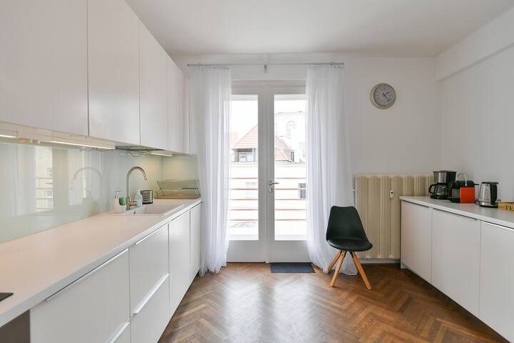 Apartment 140m2+Terrace, Heart of City, 5 Bedrooms gallery image 5