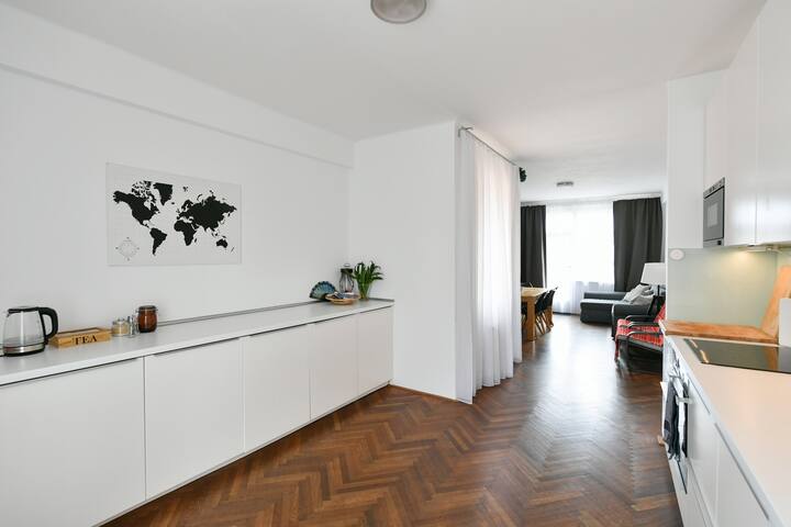 Apartment 140m2+Terrace, Heart of City, 5 Bedrooms gallery image 4