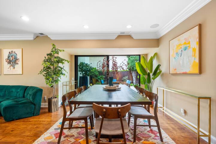 Beverly Hills 6BR Haven w/ Pool&Hot Tub gallery image 5