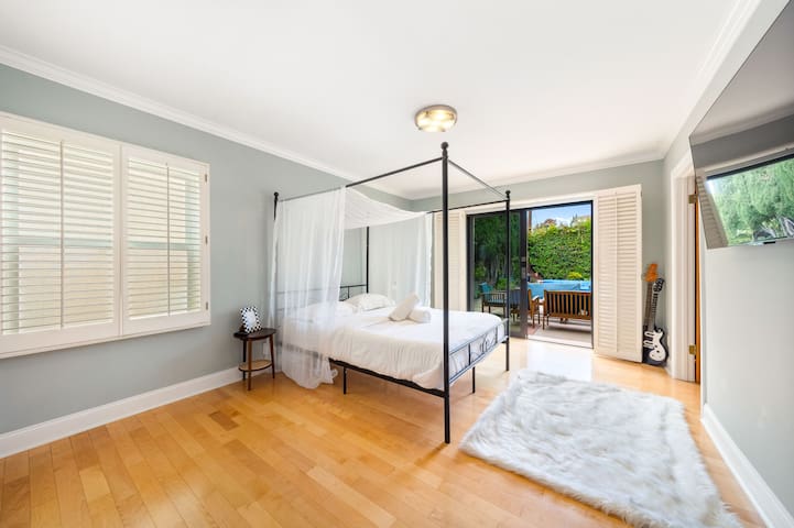 Beverly Hills 6BR Haven w/ Pool&Hot Tub gallery image 4