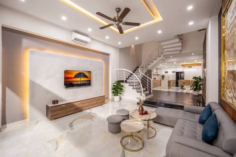 Aurora Villa | Near My Khe Beach | City Center