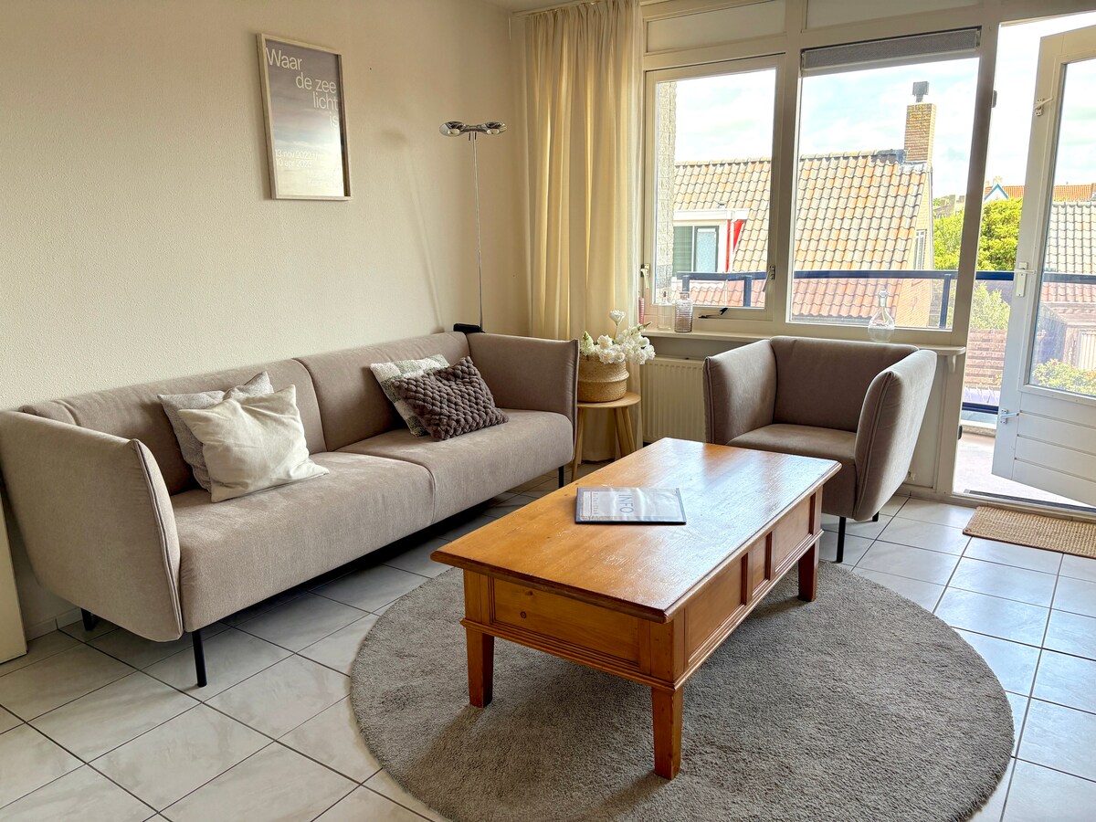 Successful Airbnb property: Petten Beach apartment 9 in Petten Centrum En Korfwater