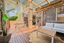 The Little Cozy Gem | 6 Min Drive to Scarbs Beach