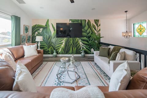 Popular Airbnb listing: Luxe Oasis! Pool, Spa, Golf, Theater & Games! in Mesa