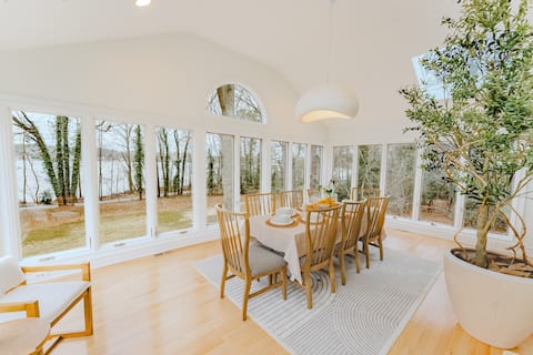 Luxury Minimalist Home on Lake Peachtree