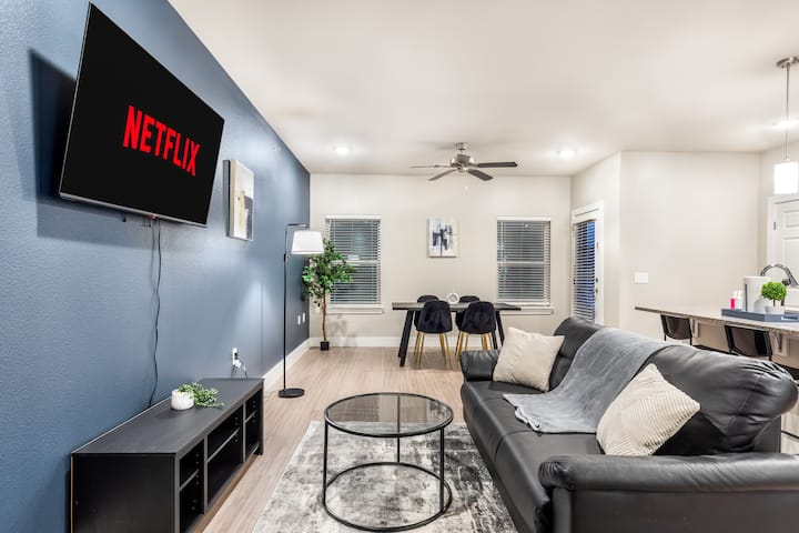 Grand Prairie 1br | Ikea, Epic Waters, Bass Pro - Hell House, Cedar Hill