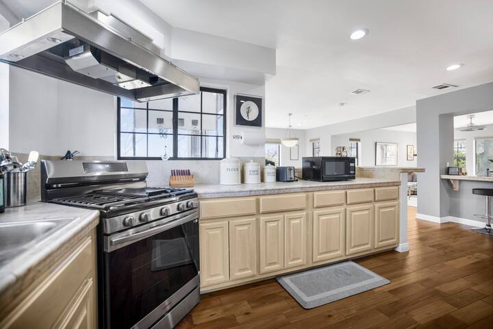 Quail Lake Home w/ Private Airport & Lake Fishing gallery image 4