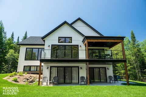 At Léliana du Lac Aylmer | Water access | Luxurious