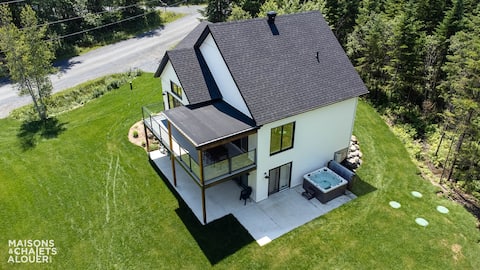 At Léliana du Lac Aylmer | Water access | Luxurious