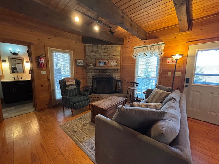 Rooster's Perch Cabin - Townsend, TN