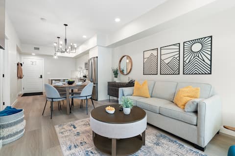 Popular Airbnb listing: Stocked & Steps to Heated Pool & Hot Tub! in Bighorn No. 8