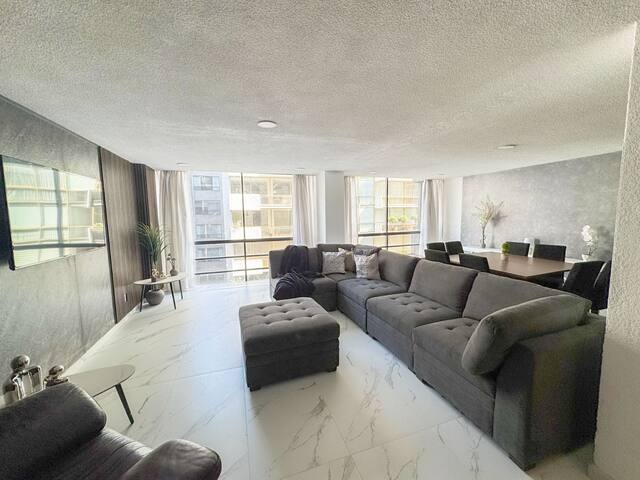 Luxury 5br Apt, amazing location, sleeps 16 people gallery image 3