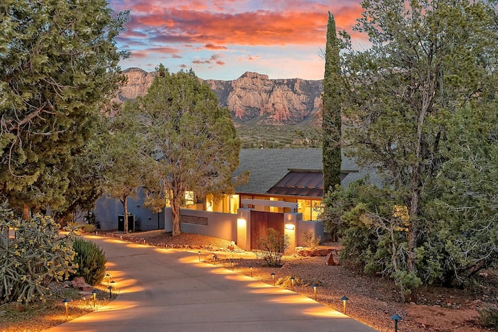 Beautiful Modern Home With Stunning Red Rock Views - Munds Park, AZ