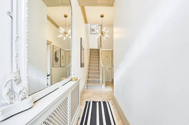 Elegant Chelsea House w/Primary Suite gallery image 3