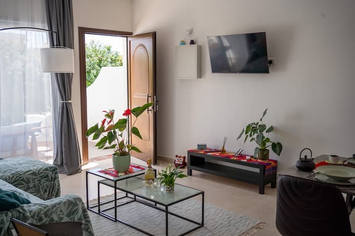 Colourful Venus Beach Retreat | Pool & 2 Terraces - Paphos
