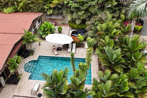 Large Group Retreat - 7BR Estate Sleeps 21