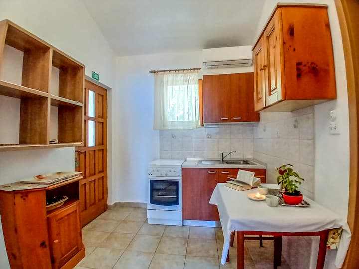 Apartment For 3 - 50 M From The Beach-wifi&parking - Podaca