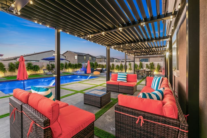 Coachella Desert Castle/pool/jacuzzi/poker Room! - California