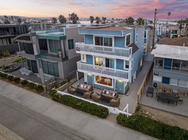 Oceanfront Charmer with A/C