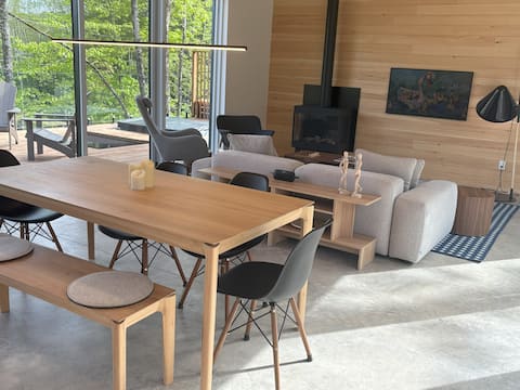 Top performing Airbnb: Ürban_New_Terrace_Spa/BBQ_View_Mont Tremblant in La Conception