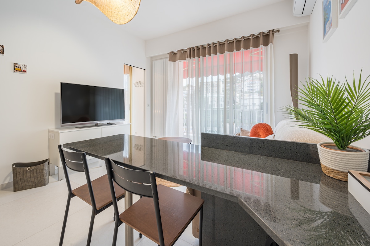 Top Airbnb: Vigier Park, between sea & greenery in Mont Boron