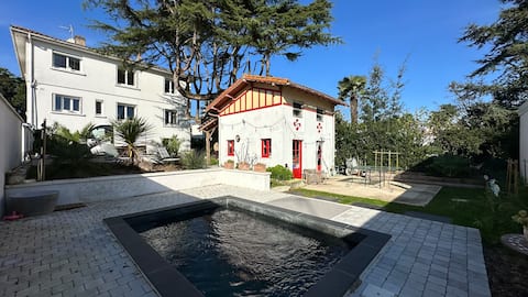 villa with pool Vaux-sur-Mer 12 people.