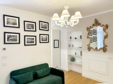 Top Airbnb: Cistern Dwellings: Stendhal APT 1st floor in Stresa