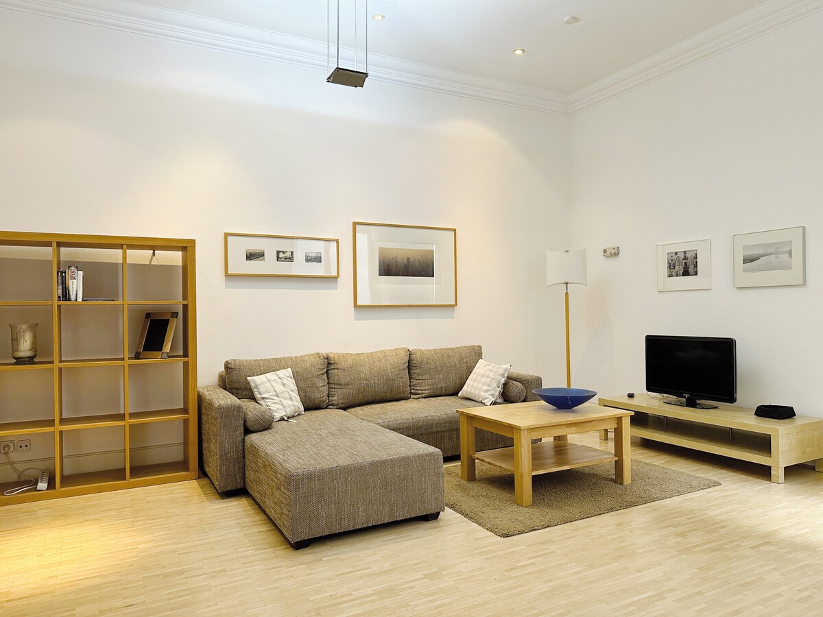 Top Airbnb: Stylish old building apartment in historic Wiesbaden in Wiesbaden