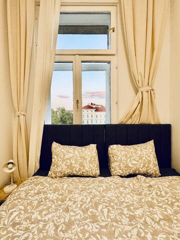 Elegant 4BR Apt, Prime Location Near Westbahnhof gallery image 3