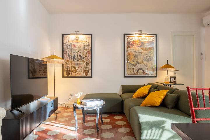 Santa Croce Luxury Apartment gallery image 3