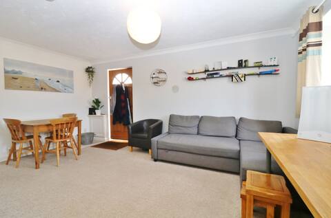 Top performing Airbnb: Centrally located coach house in Fareham