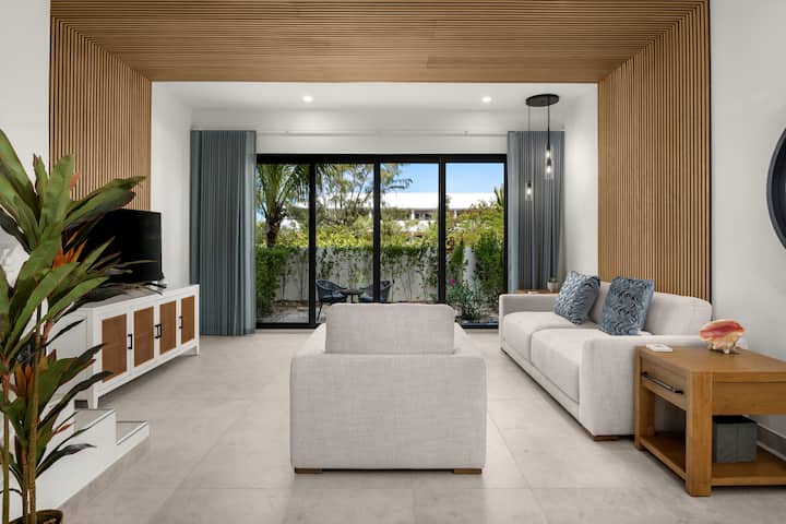 New Modern 3bed 3.5 Bath Townhome #14 - Turks e Caicos