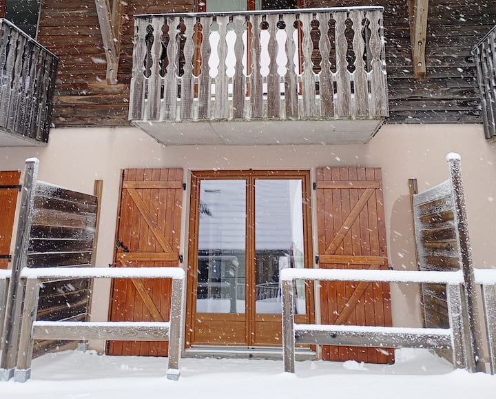 Au Rdc à Super Besse Avec Terrasse 4-6 Pers - Super-Besse