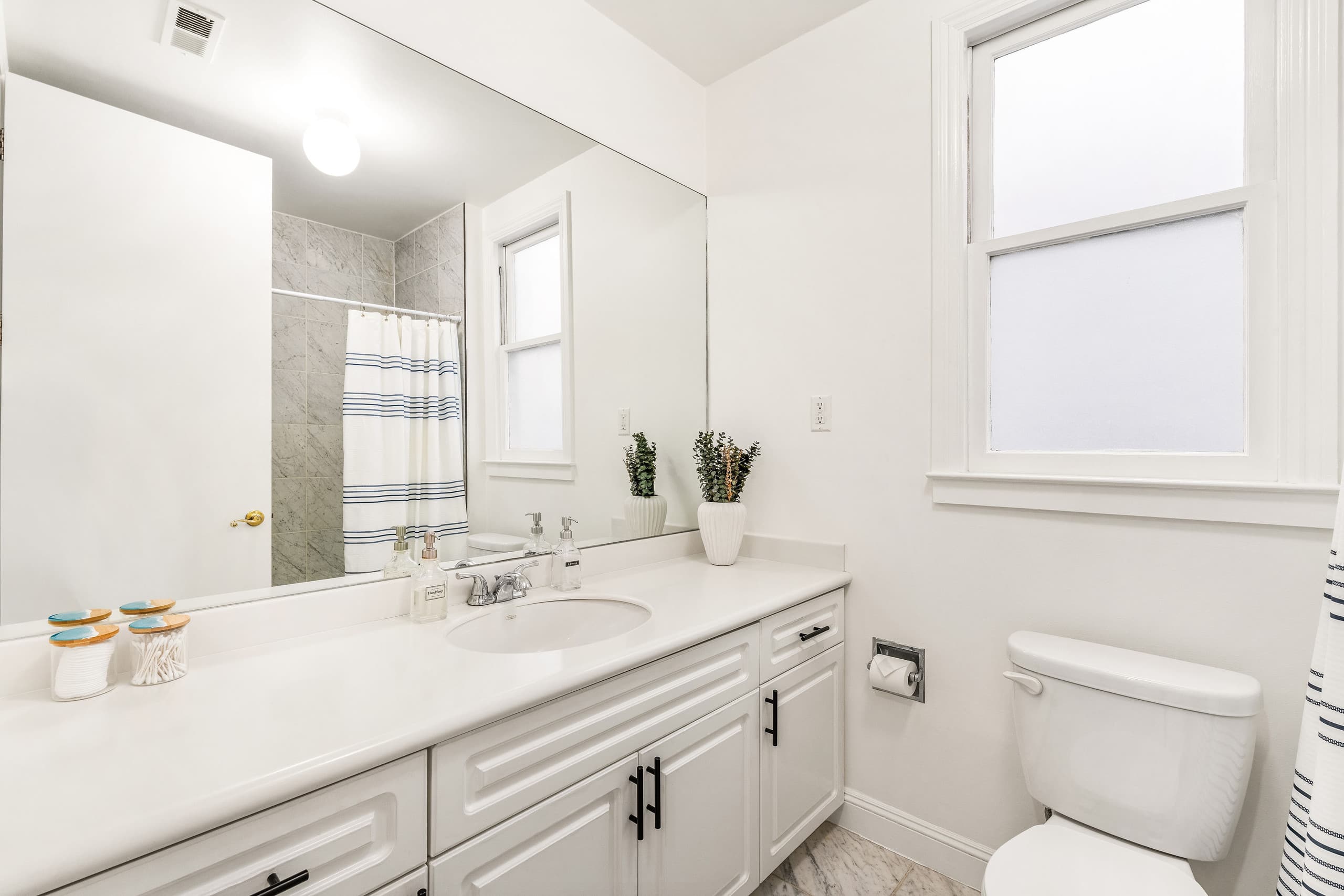 Condo in San Francisco · ★4.95 · 1 bedroom · 1 bed · 1 bath - Image 13