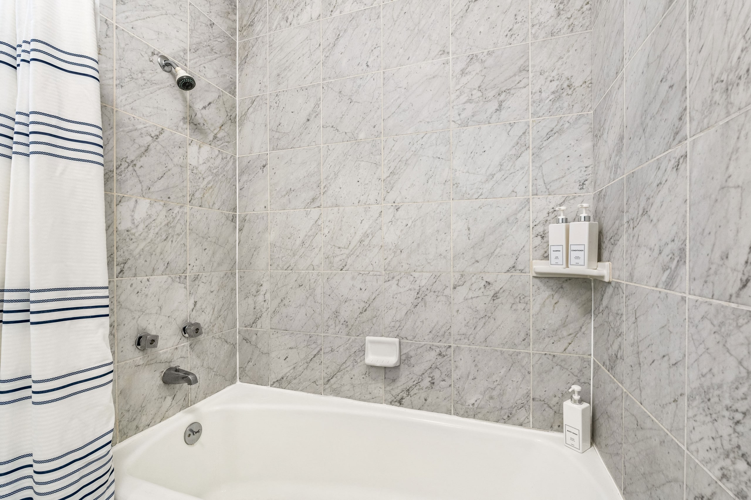 Condo in San Francisco · ★4.95 · 1 bedroom · 1 bed · 1 bath - Image 14