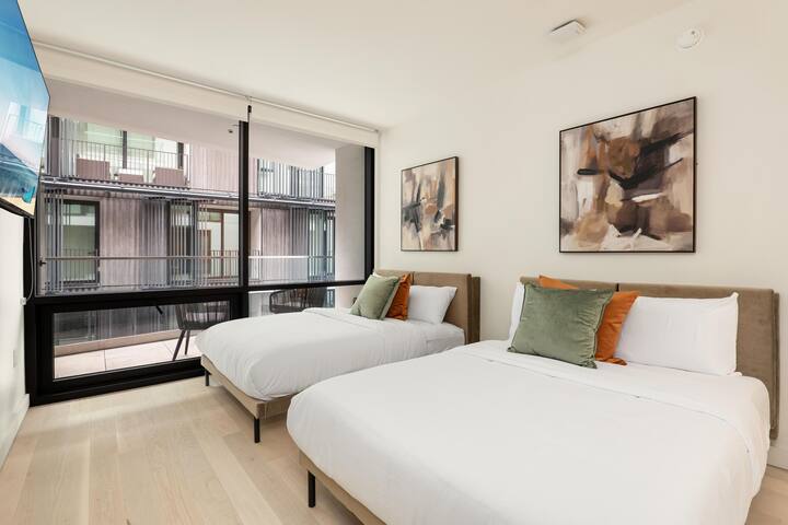 Santa Monica Chic – Upscale 2BR near Beach & Shop gallery image 5