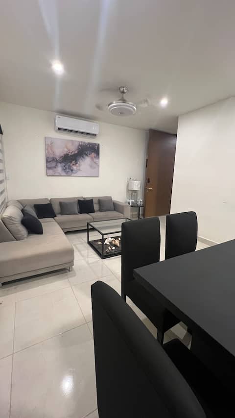 Popular Airbnb listing: Cozy house, garden, pool, barbecue, A/C in Real Montejo