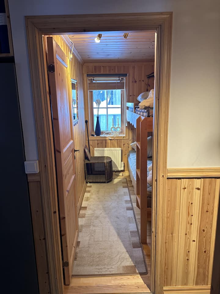 Спална соба 3 во креветот на спрат во која спијат 2 лица