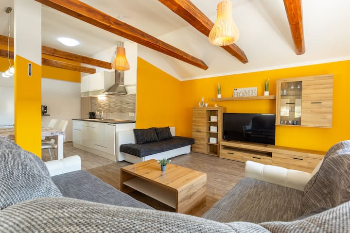 Apt Majdas For 5 | 2 Bedrooms & Balcony | Nature - Vodice