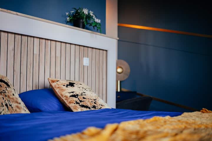 Კომფორტული ორადგილიანი საწოლი