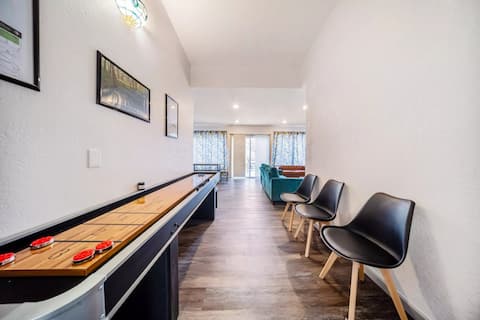 5BR Family Retreat • Sleeps 16 • Pet-Friendly