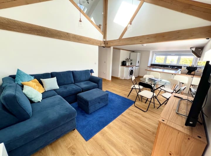 Stunning Barn Conversion In Bristol Countryside - Gloucestershire