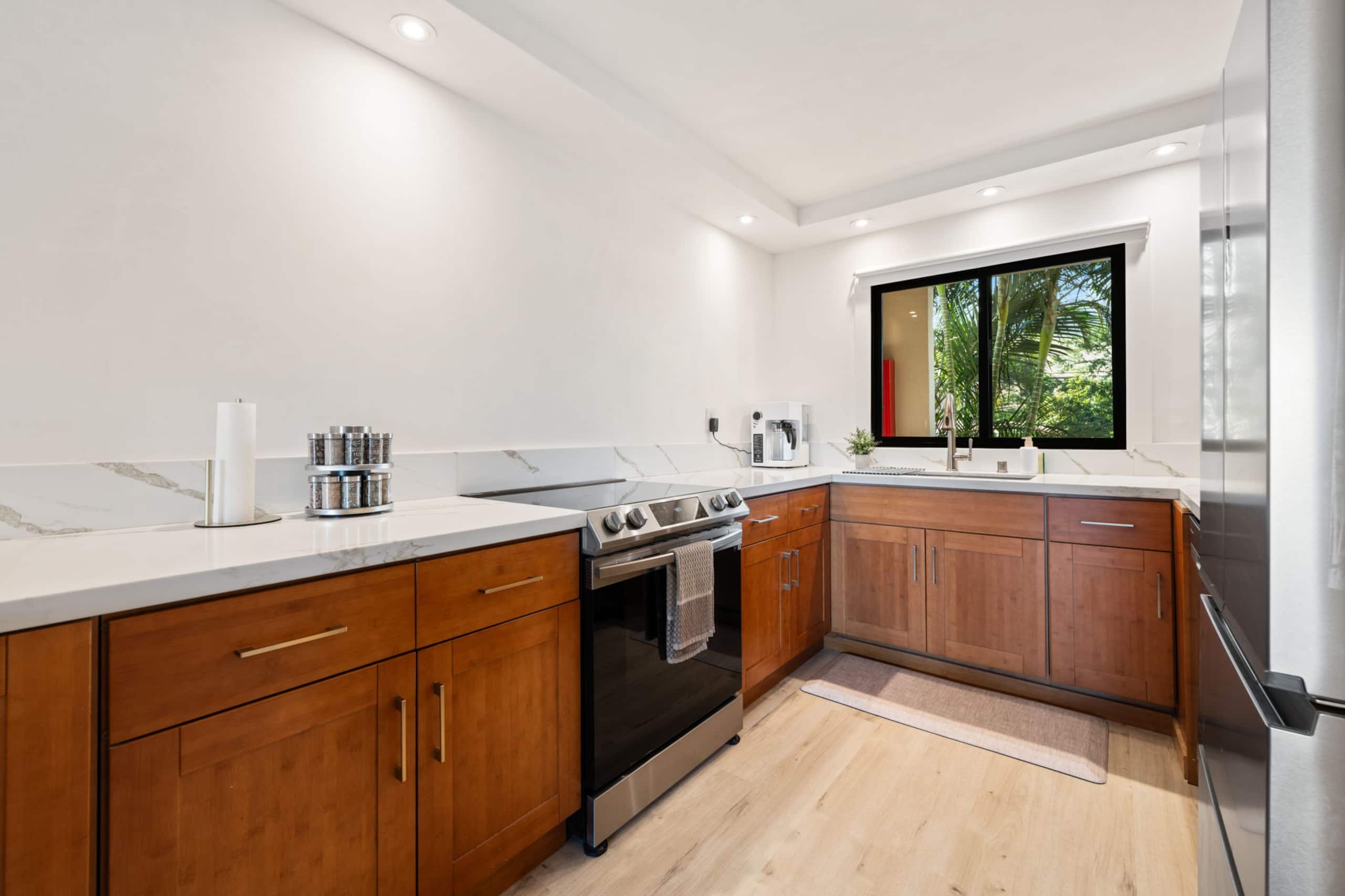 Condo in Wailuku · ★5.0 · 2 bedrooms · 3 beds · 2 private baths - Image 11