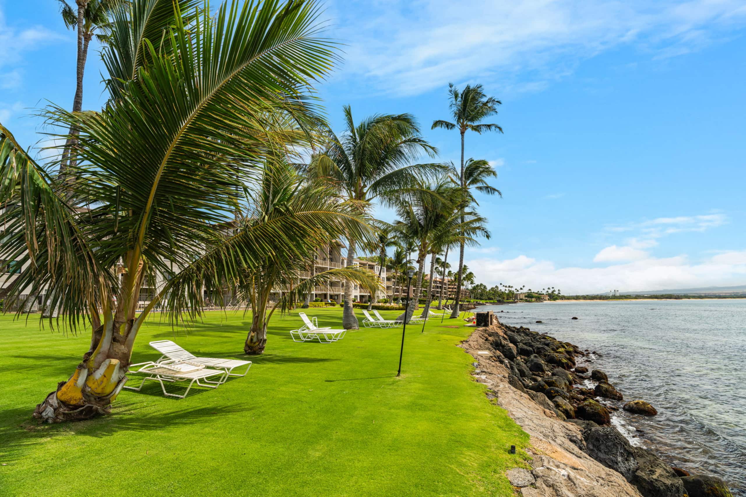 Condo in Wailuku · ★5.0 · 2 bedrooms · 3 beds · 2 private baths - Image 39