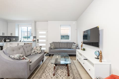 Successful Airbnb property: Brand New Luxury Suite in Fleetwood | King Bed in Fleetwood