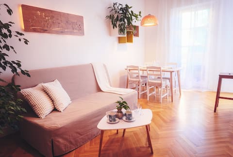 Successful Airbnb property: Family apt with Terrace, near Center and big Parks in Praha 7