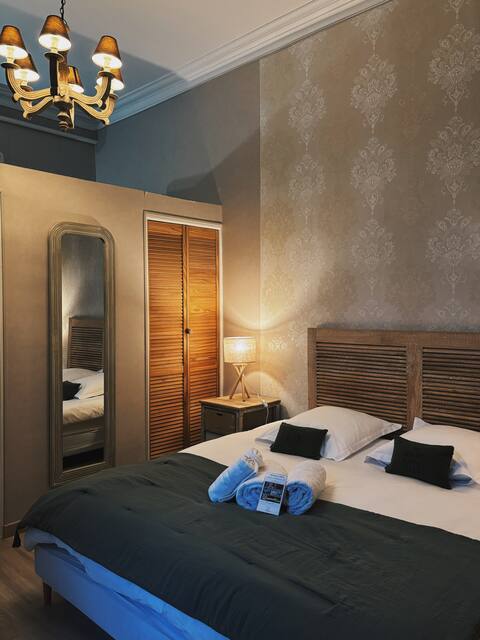 Le Refuge Kaki with PDJ, Château Ste Colombe, Mtp