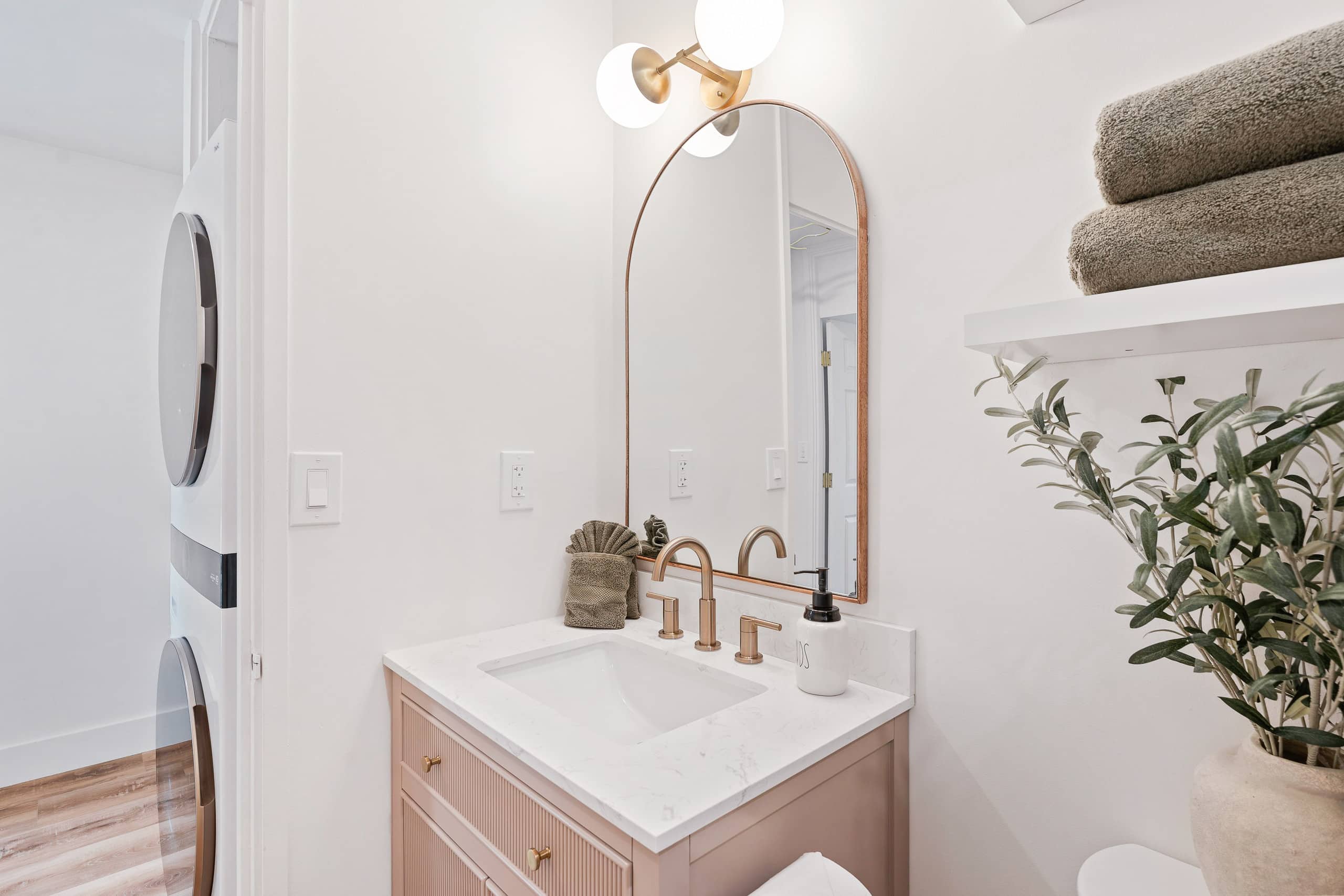 Luxury One BR NEW Remodel! TA-104-613-6320-01 - Image 18