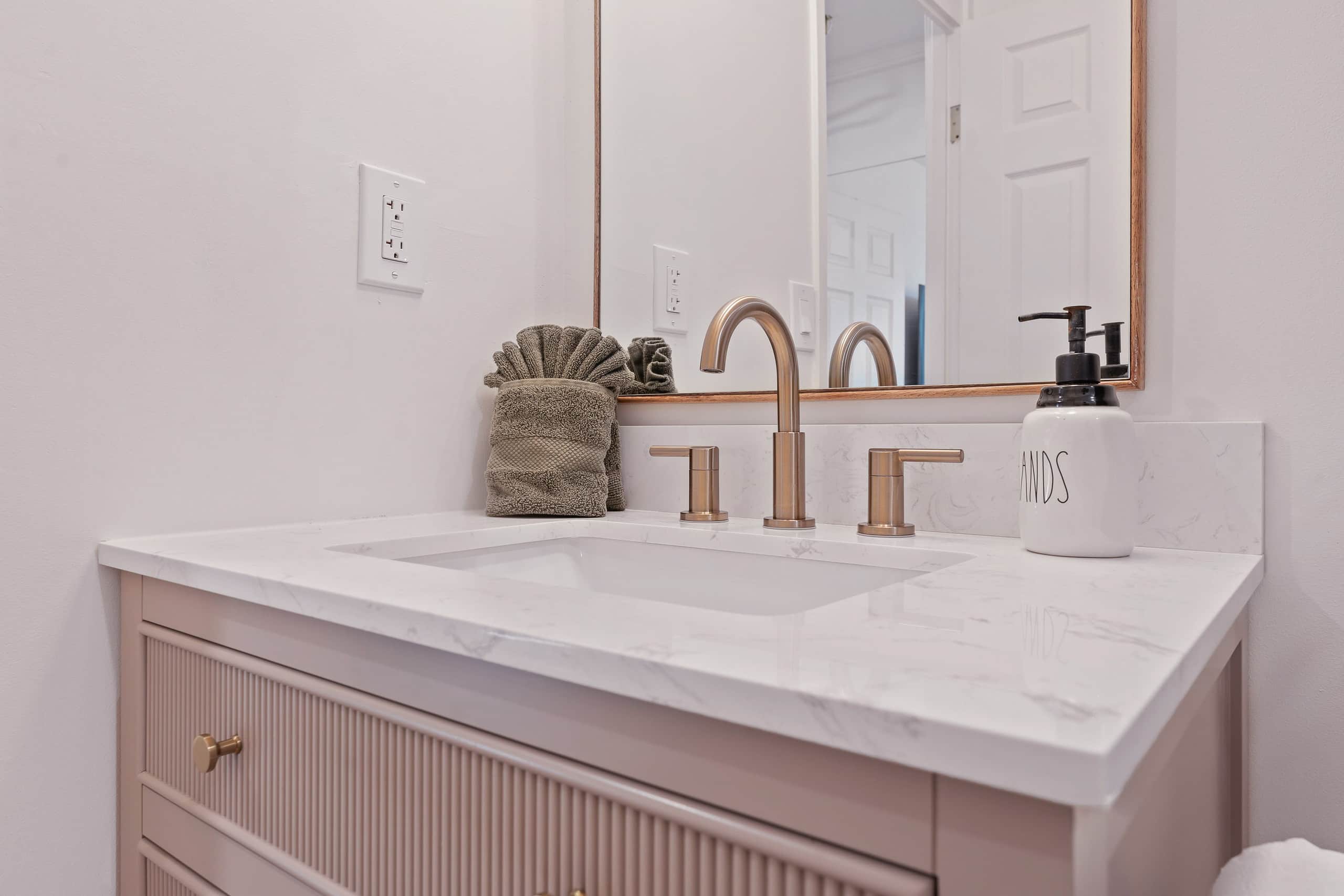 Luxury One BR NEW Remodel! TA-104-613-6320-01 - Image 27