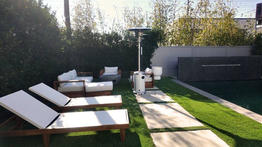 Modern Villa with Pool and Spa gallery image 4